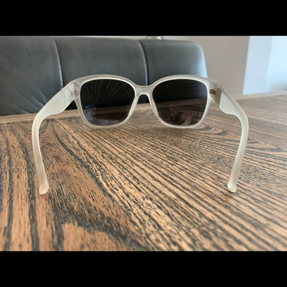 Sunglasses - Picture 3 of 5